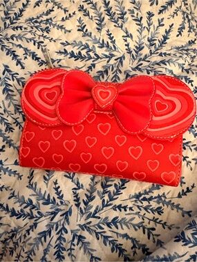 DISNEY Loungefly Red Heart Bow Zip Wallet